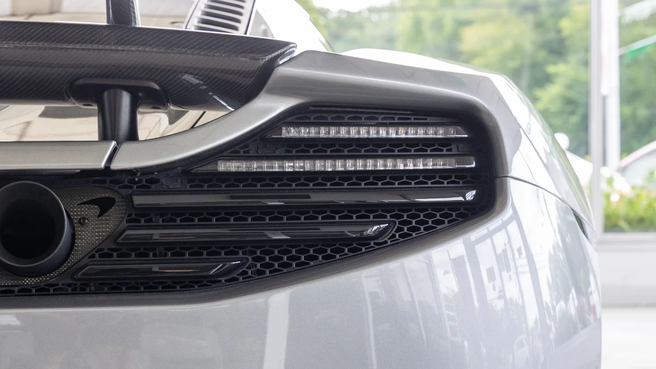 2012 McLaren MP4-12C - Image 19 of 31