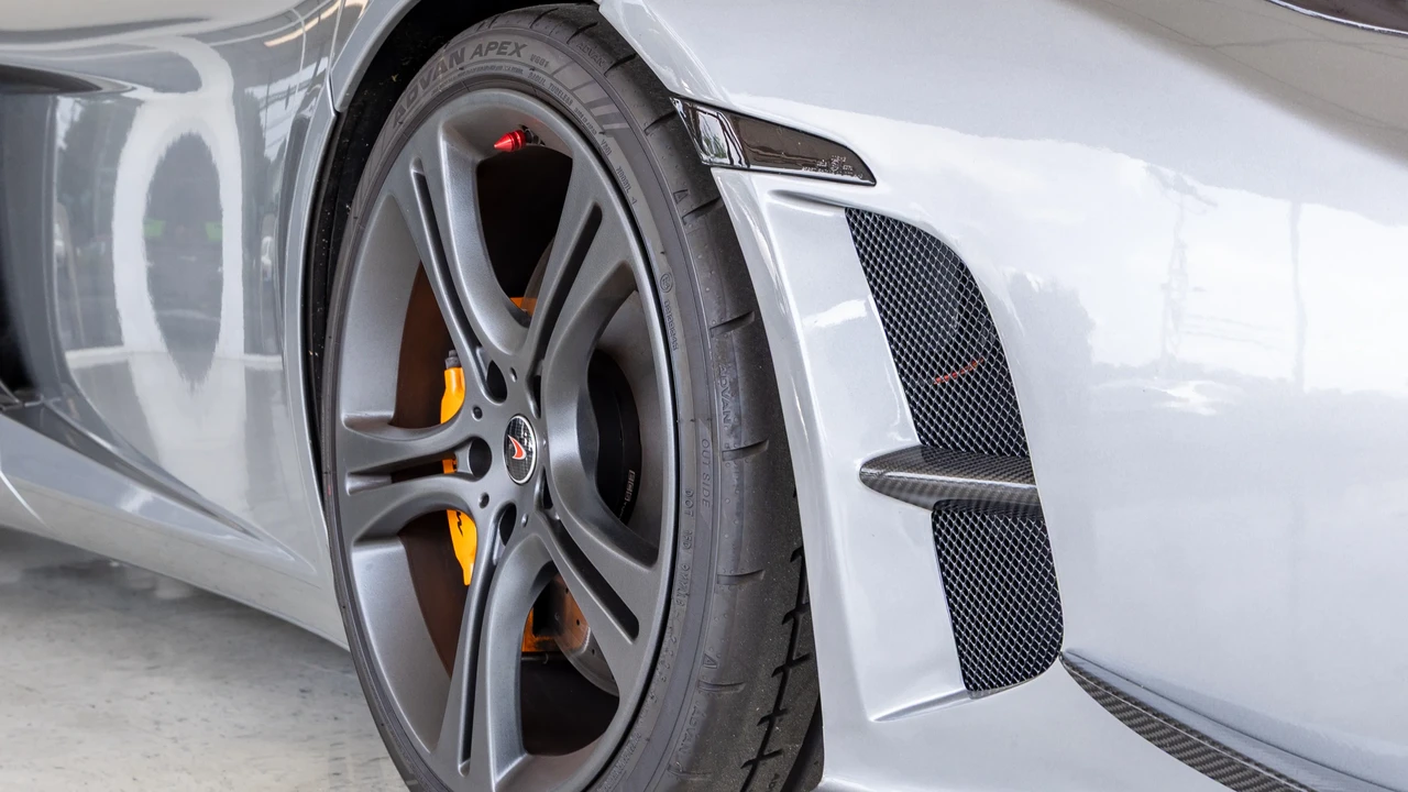 2012 McLaren MP4-12C - Image 31 of 31