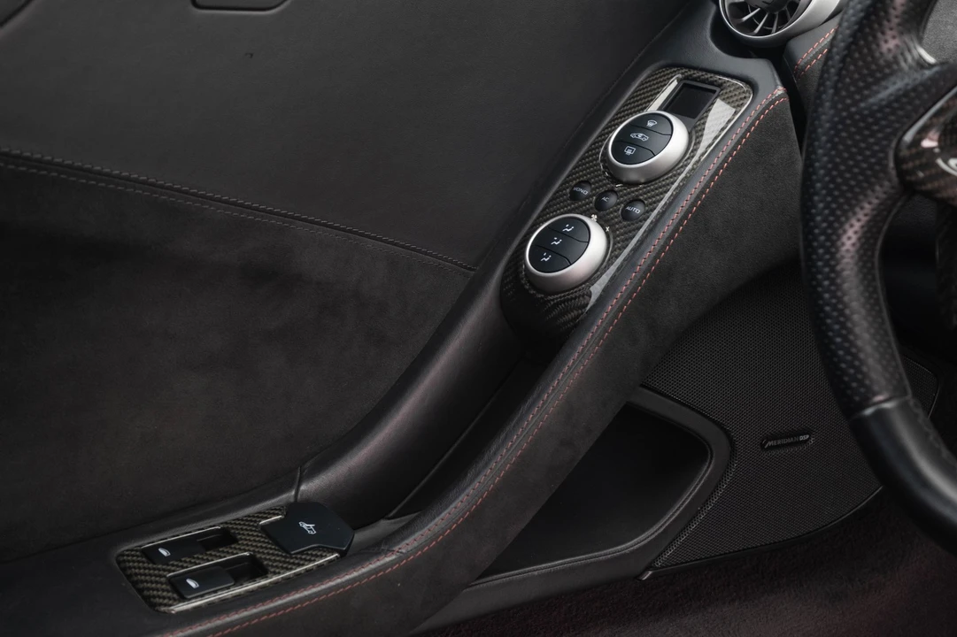 2012 McLaren MP4-12C - Image 19 of 21