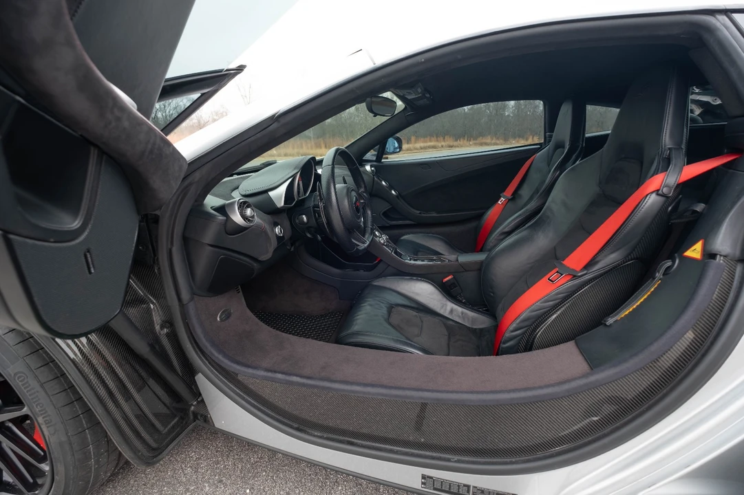 2012 McLaren MP4-12C - Image 12 of 21