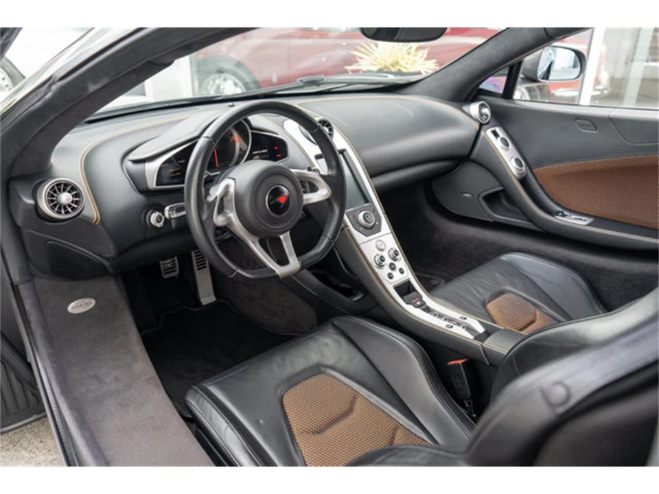 2012 McLaren MP4-12C - Image 8 of 12