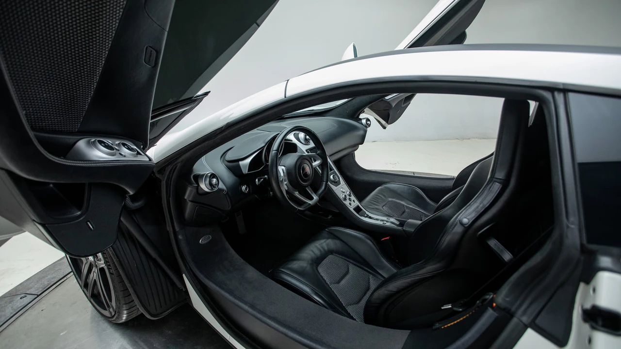 2012 McLaren MP4-12C - Image 3 of 16