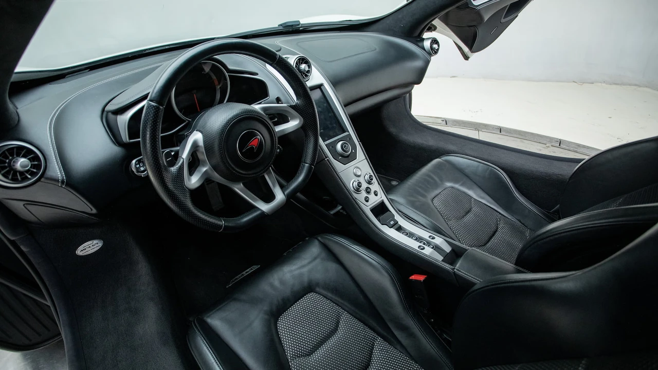 2012 McLaren MP4-12C - Image 4 of 16