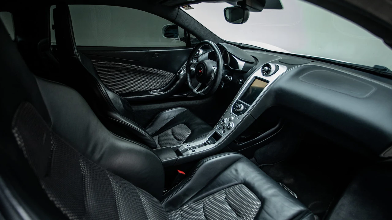 2012 McLaren MP4-12C - Image 9 of 16
