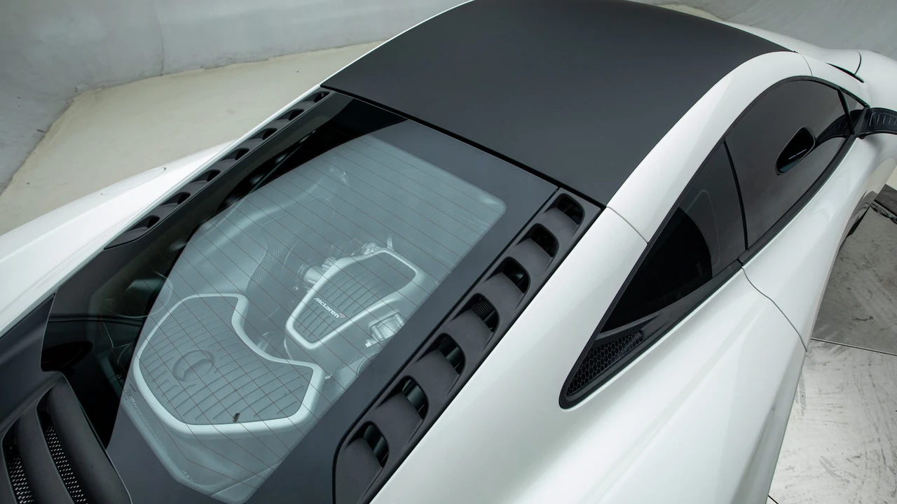 2012 McLaren MP4-12C - Image 12 of 16