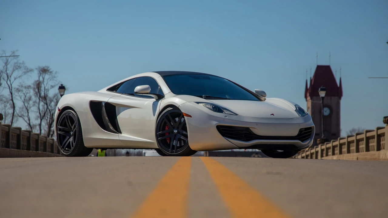 2012 McLaren MP4-12C - Image 16 of 16