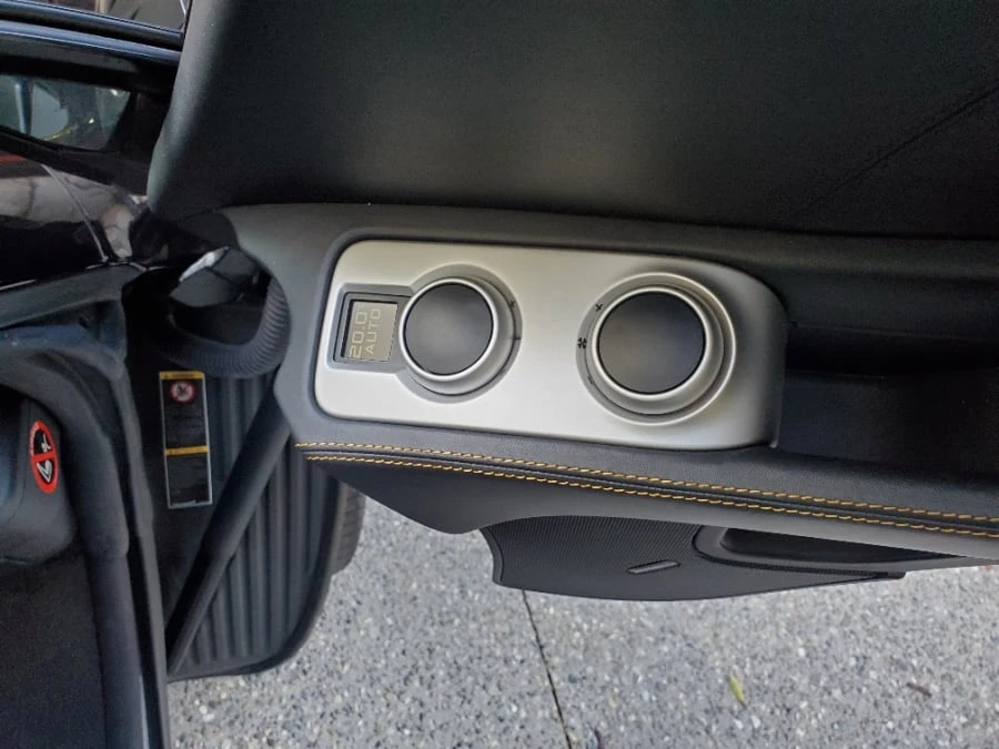 2012 McLaren MP4-12C - Image 20 of 23