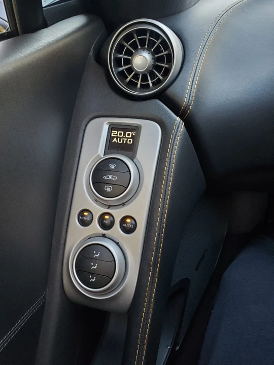 2012 McLaren MP4-12C - Image 21 of 23