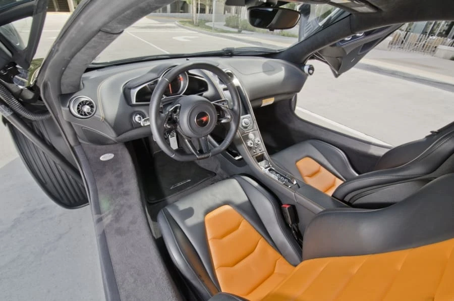 2012 McLaren MP4-12C - Image 4 of 12