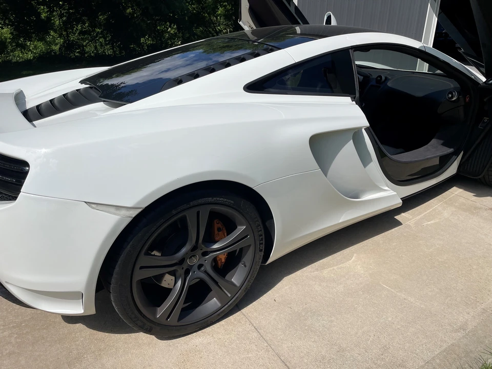 2012 McLaren MP4-12C - Image 23 of 31
