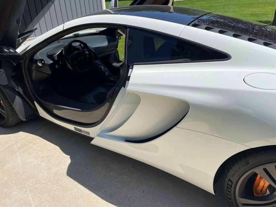 2012 McLaren MP4-12C - Image 26 of 31