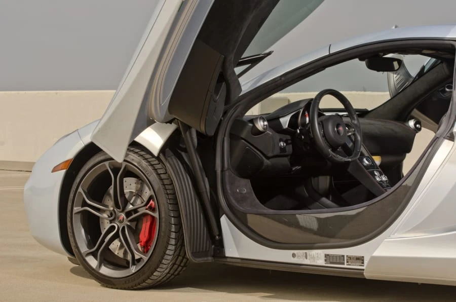 2012 McLaren MP4-12C - Image 4 of 12