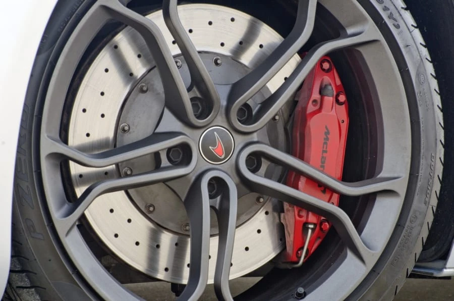 2012 McLaren MP4-12C - Image 10 of 12