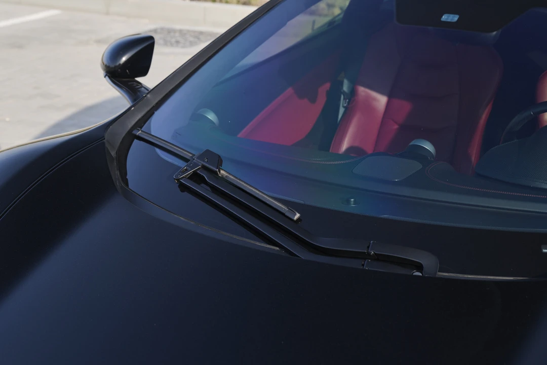 2012 McLaren MP4-12C - Image 30 of 31