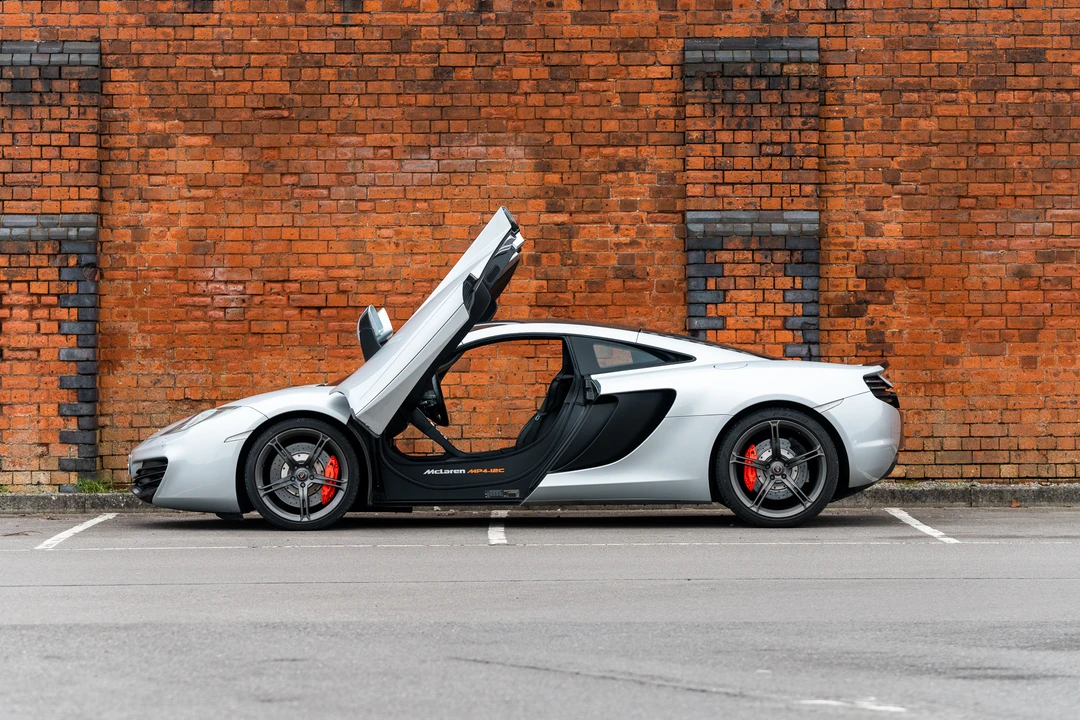 2012 McLaren MP4-12C - Image 12 of 31