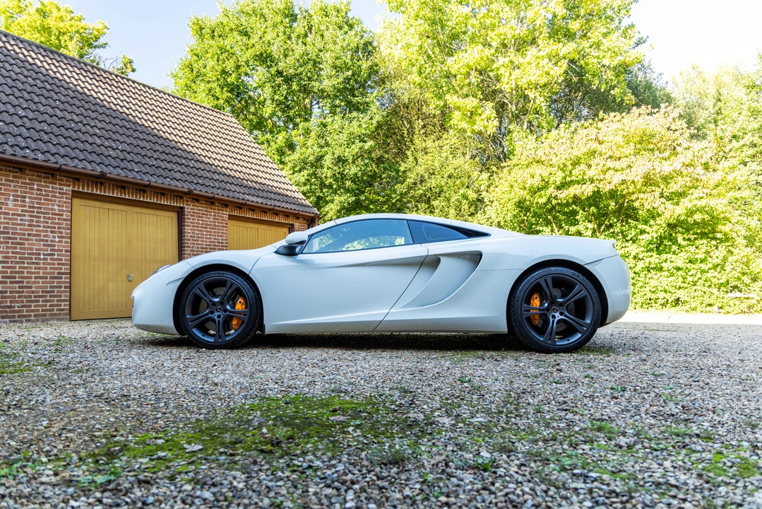 2012 McLaren MP4-12C - Image 16 of 31