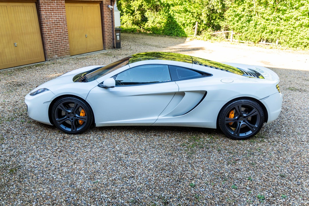 2012 McLaren MP4-12C - Image 17 of 31