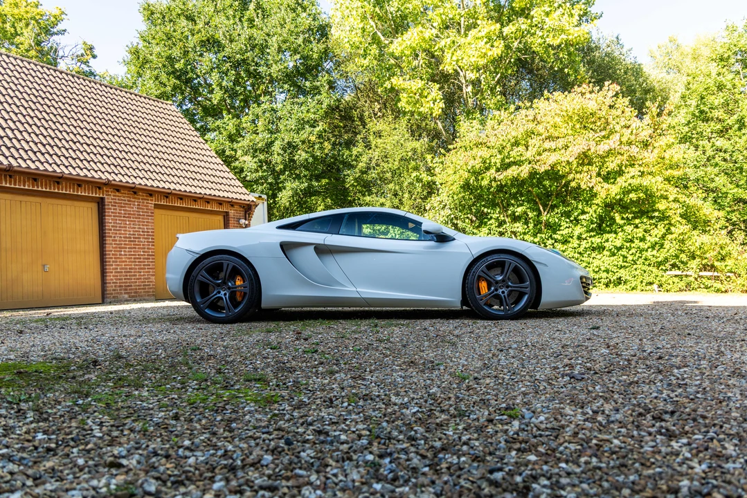 2012 McLaren MP4-12C - Image 19 of 31