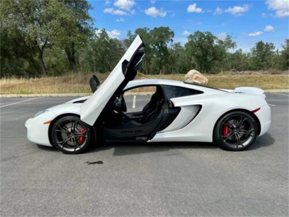 2012 McLaren MP4-12C - Image 8 of 21