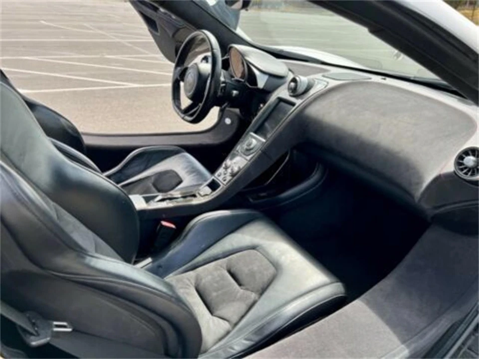 2012 McLaren MP4-12C - Image 18 of 21