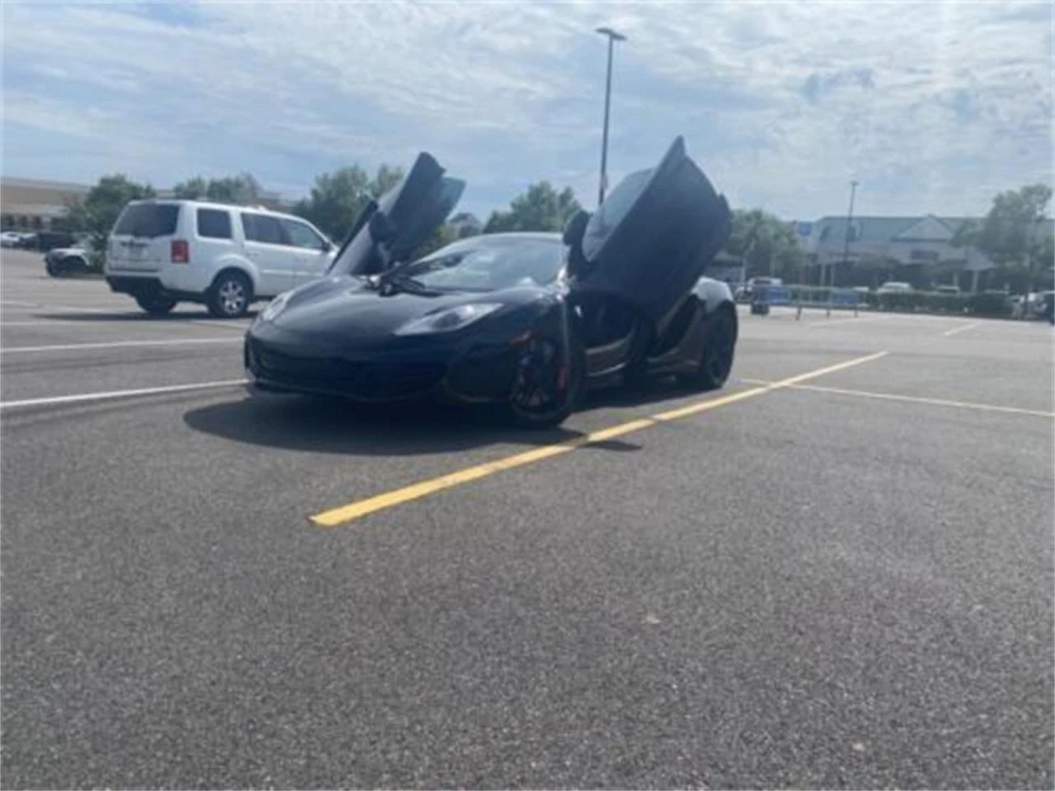 2012 McLaren MP4-12C - Image 11 of 23