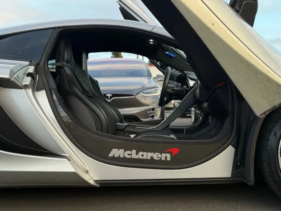 2012 McLaren MP4-12C - Image 10 of 20