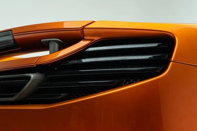 2012 McLaren MP4-12C - Image 11 of 18