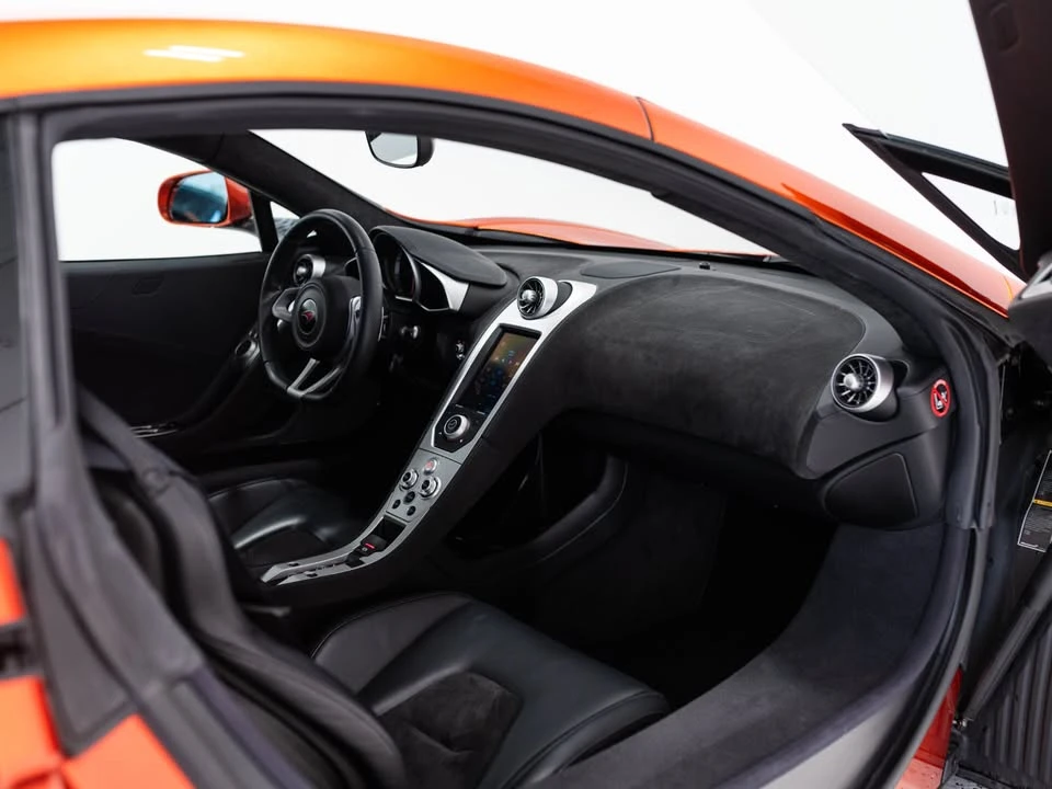 2012 McLaren MP4-12C - Image 10 of 20