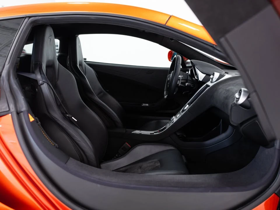 2012 McLaren MP4-12C - Image 11 of 20