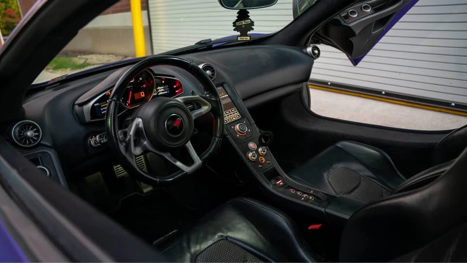 2012 McLaren MP4-12C - Image 6 of 8