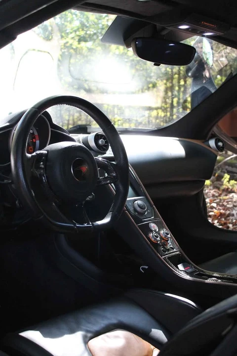 2012 McLaren MP4-12C - Image 7 of 20
