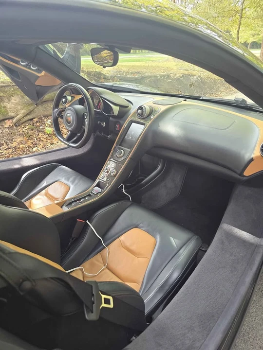 2012 McLaren MP4-12C - Image 18 of 20