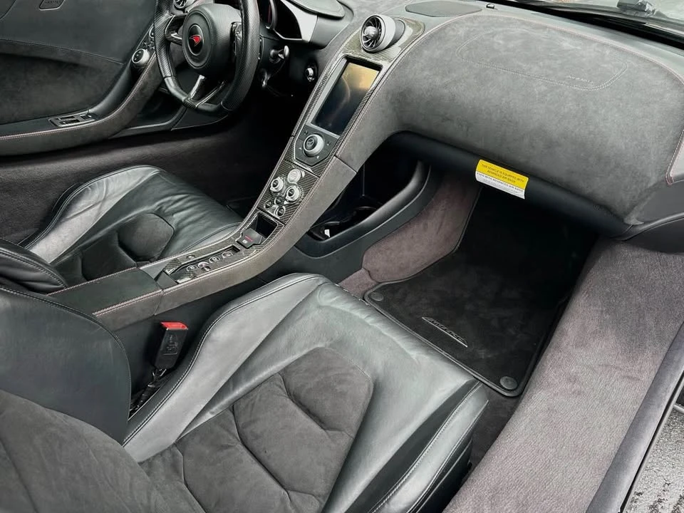 2012 McLaren MP4-12C - Image 17 of 20