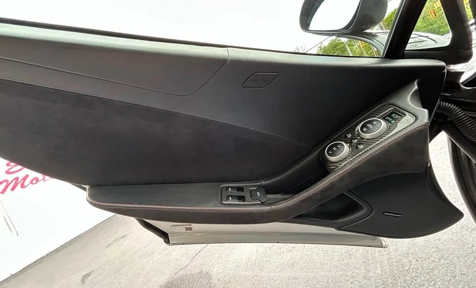 2012 McLaren MP4-12C - Image 14 of 20