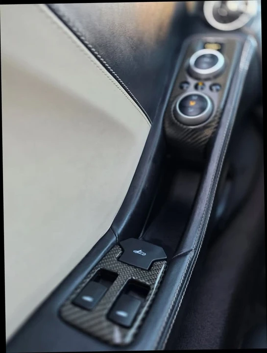 2012 McLaren MP4-12C - Image 19 of 20