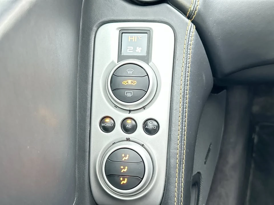 2012 McLaren MP4-12C - Image 8 of 15