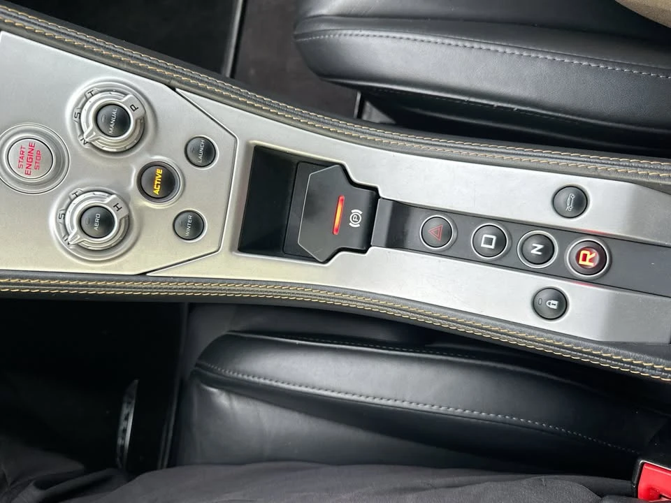 2012 McLaren MP4-12C - Image 9 of 15