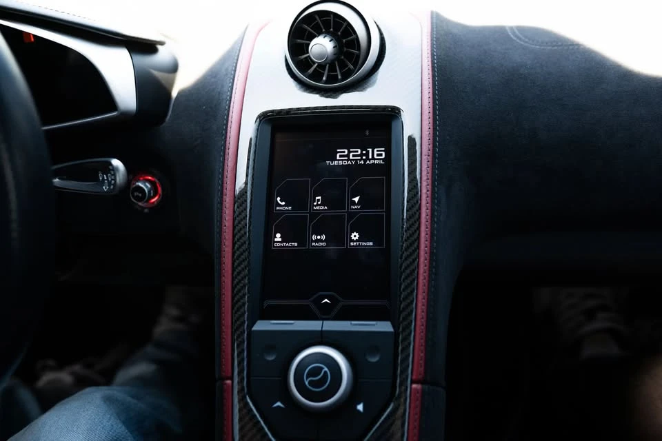 2012 McLaren MP4-12C - Image 18 of 20