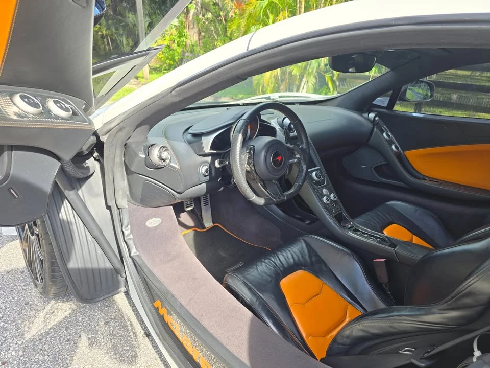 2012 McLaren MP4-12C - Image 5 of 19