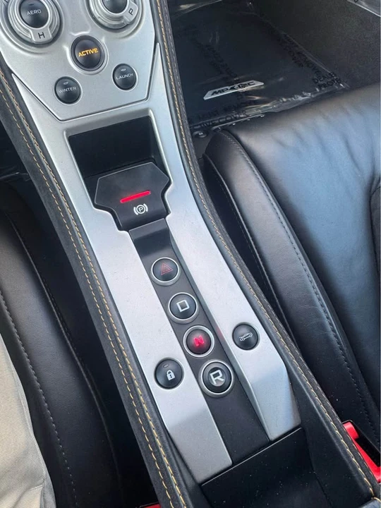 2012 McLaren MP4-12C - Image 14 of 15
