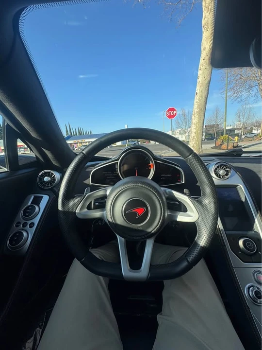 2012 McLaren MP4-12C - Image 10 of 15