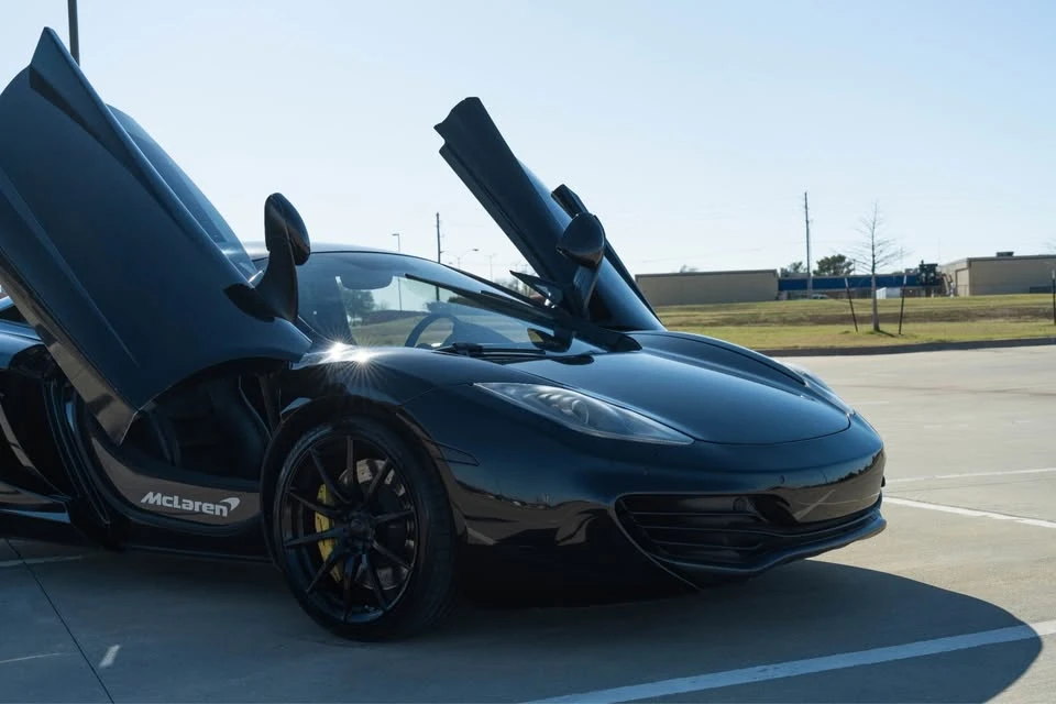 2012 McLaren MP4-12C - Image 10 of 10