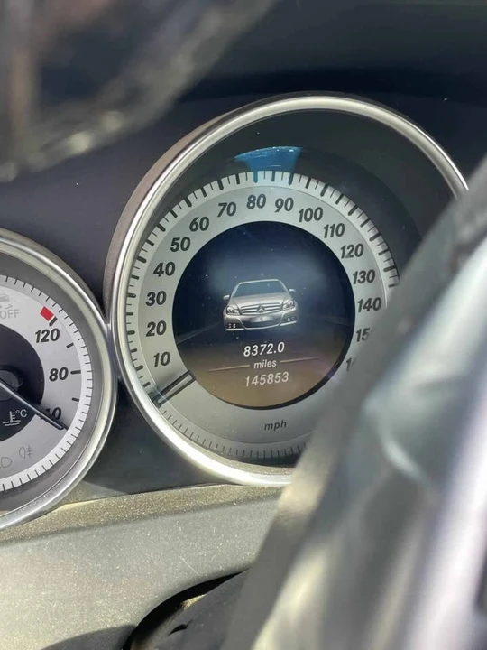 2012 Mercedes-Benz R231 SL-Class - Image 2 of 2