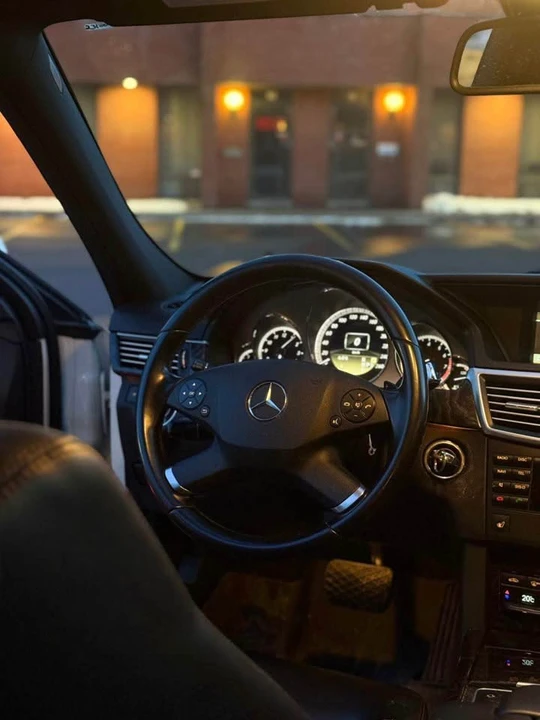 2012 Mercedes-Benz W212 E-Class - Image 8 of 11