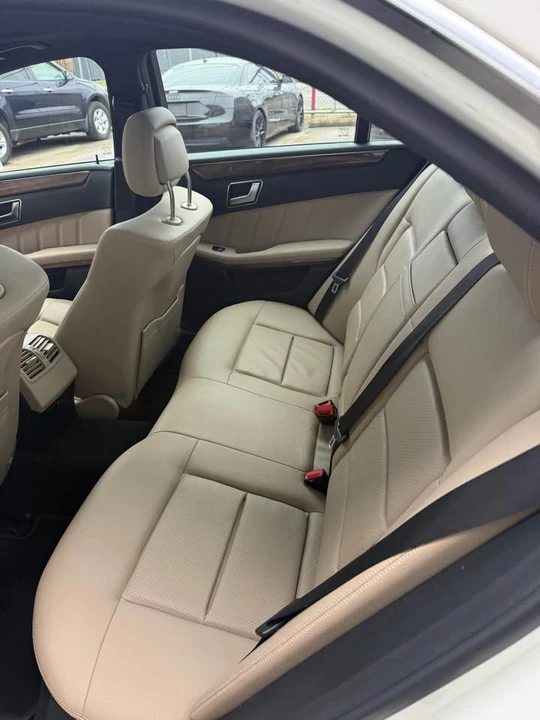 2012 Mercedes-Benz - Image 7 of 7