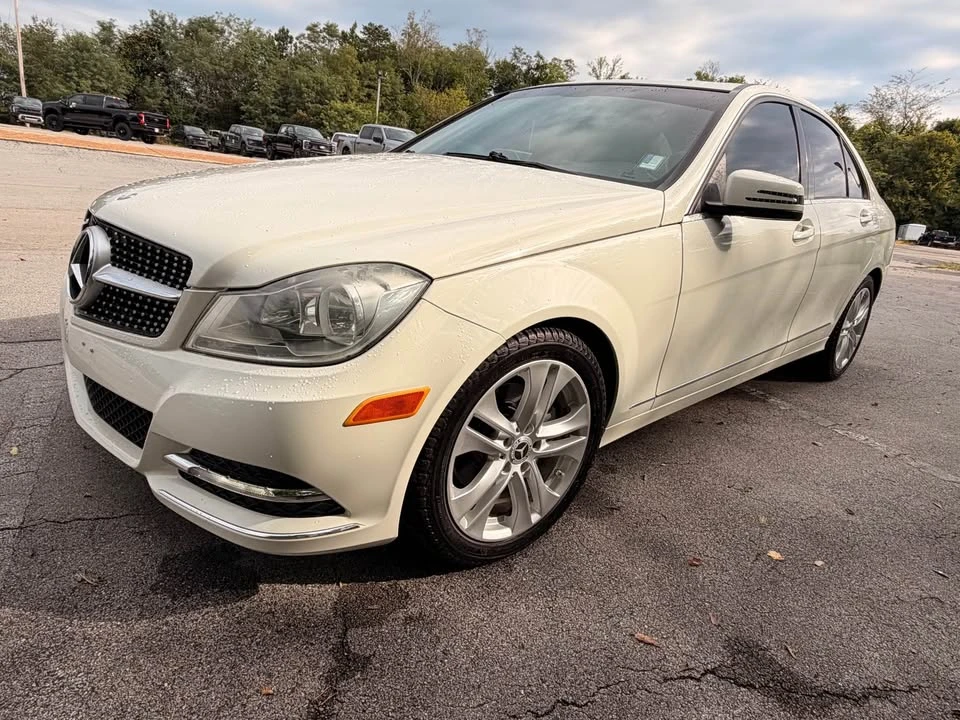 2012 Mercedes-Benz W204 C-Class - Image 2 of 14