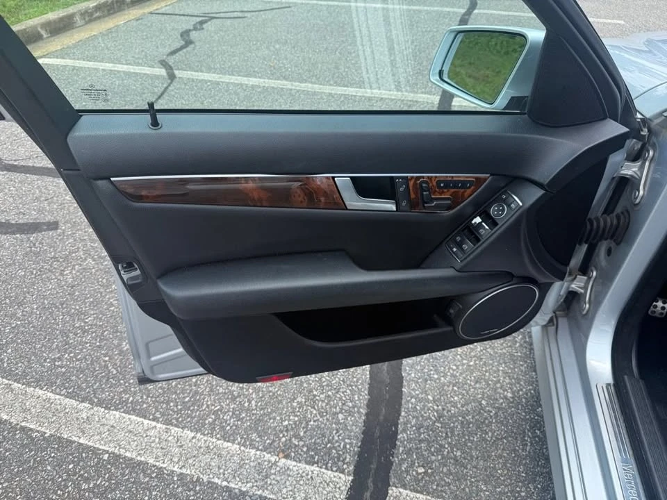 2012 Mercedes-Benz W204 C-Class - Image 8 of 20