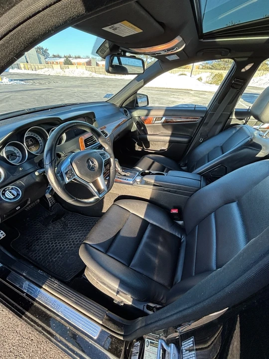 2012 Mercedes-Benz W204 C-Class - Image 8 of 10