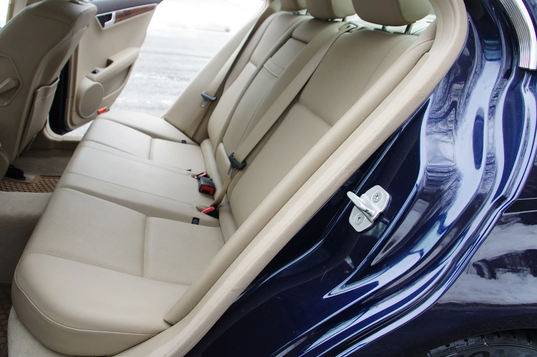 2012 Mercedes-Benz W204 C-Class - Image 17 of 20