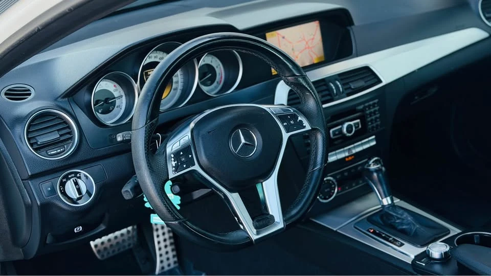2012 Mercedes-Benz W204 C-Class - Image 11 of 20
